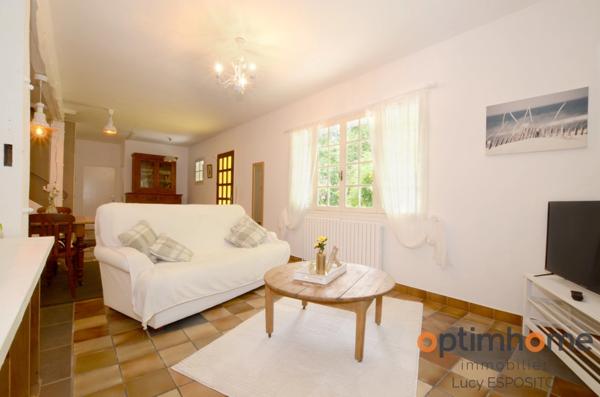 Propriété de 4 chambres au bord de la rivière à vendre