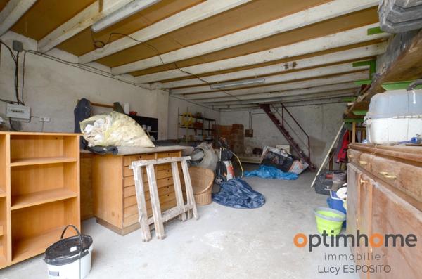 Propriété de 4 chambres au bord de la rivière à vendre