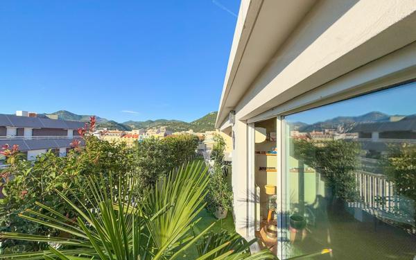 Appartement à vendre    3 pièces • 113 m2 Nice