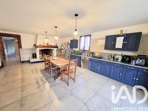 Maison à vendre 4 pièces 180 m² Arles