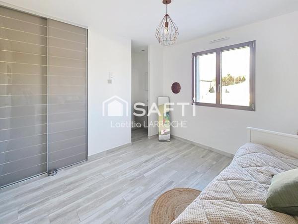 Maison contemporaine 125m² sur terrain clos de 1587m²