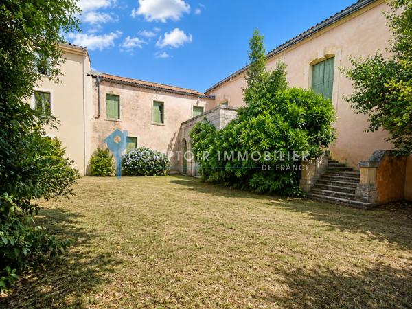 Maison de village
                                                                                                                                                                                                                                                                                                                        6 pièce(s)                                                                                                                                                                                                          5 chambre(s)                                                                                                                                                                                                          266  m²