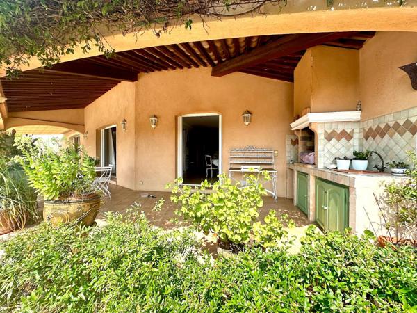 SUPERBE VILLA NEO PROVENCALE AVEC PISCINE CHAUFFEE , GARAGE ET CAVE