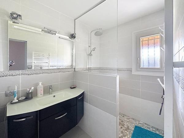 Bruges - Maison Familiale 5 pieces - 3 chambres - Grand Terrain