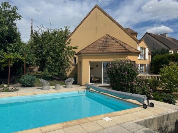 Maison familiale avec piscine