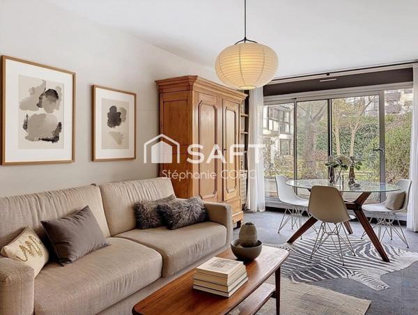 RARE - 2 PIECES RENOVE AVEC TERRASSE SUR BEAU JARDIN - CALME ABSOLU