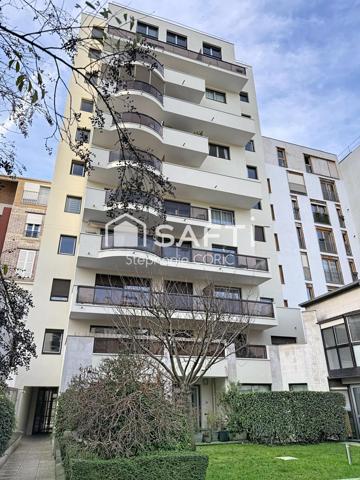 RARE - 2 PIECES RENOVE AVEC TERRASSE SUR BEAU JARDIN - CALME ABSOLU