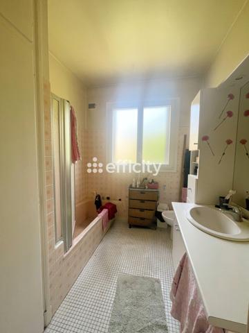 Maison
         5 pièces
        - 120 m² 199 900 € *