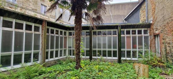 Fonds et/ou murs commerciaux à vendre à Pontivy dans le Morbihan (56300), ref : 56062-2246