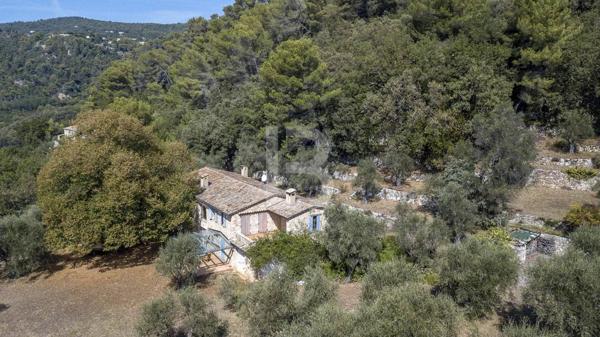Bergerie du 18ème siècle à Grasse avec vue panoramique