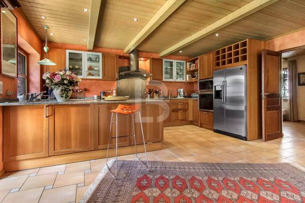 Bergerie du 18ème siècle à Grasse avec vue panoramique