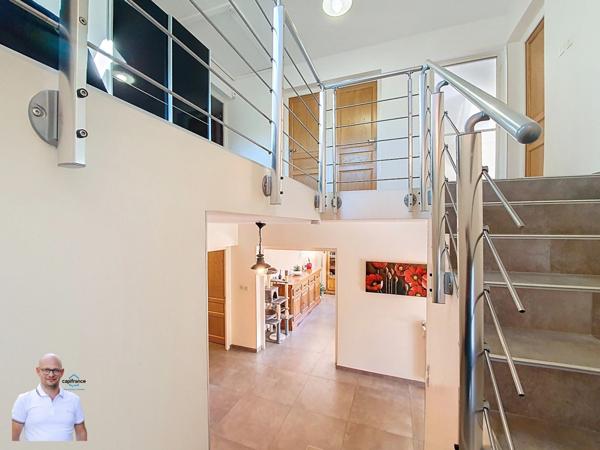 A 10min de CHAMBERY sur NOVALAISE Villa d’architecte 7 pièces de 220 m² plus T2 indépendant 50 m² sur plus de 1700m2– Idéal pour revenu locatif, activité professionnelle ou l'accueil de votre famille