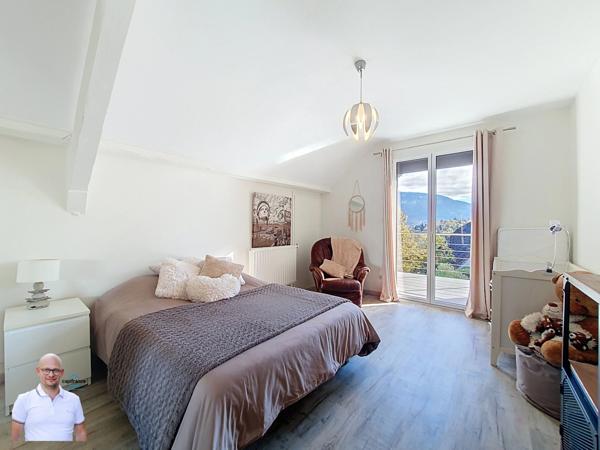 A 10min de CHAMBERY sur NOVALAISE Villa d’architecte 7 pièces de 220 m² plus T2 indépendant 50 m² sur plus de 1700m2– Idéal pour revenu locatif, activité professionnelle ou l'accueil de votre famille