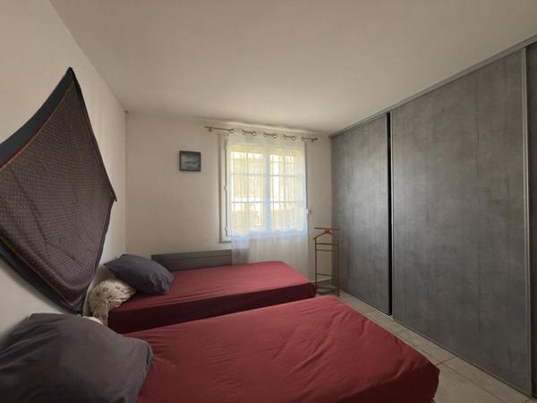 Villa avec appartement et garage à Vias