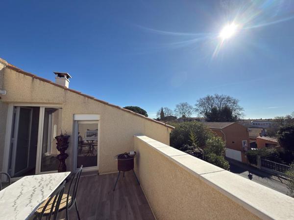 Villa avec appartement et garage à Vias