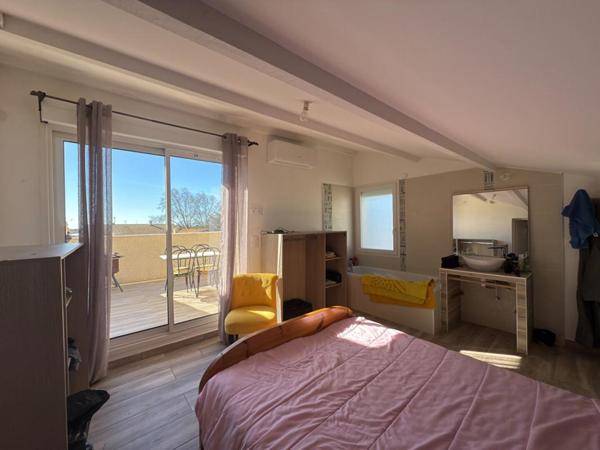 Villa avec appartement et garage à Vias