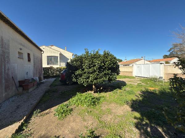 Villa avec appartement et garage à Vias