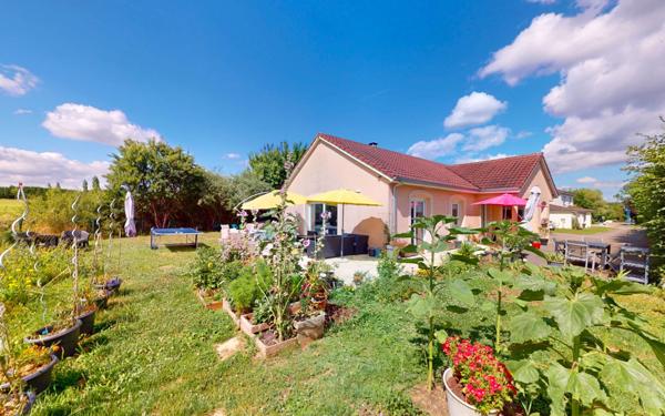 Maison à vendre    5 pièces •  Mance