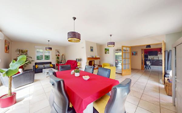 Maison à vendre    5 pièces •  Mance