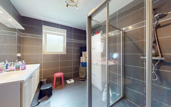 Maison à vendre    5 pièces •  Mance