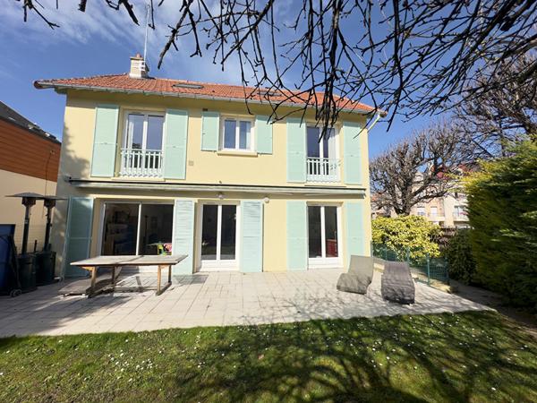 Maison Saint Maur Des Fosses 9 pièce(s) 215 m2