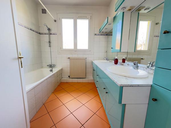 Maison Saint Maur Des Fosses 9 pièce(s) 215 m2