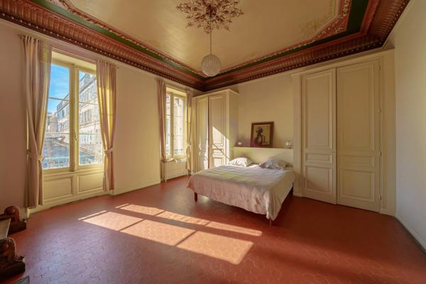 À vendre Appartement T5 198 m² à MARSEILLE 1ER ARRONDISSEMENT