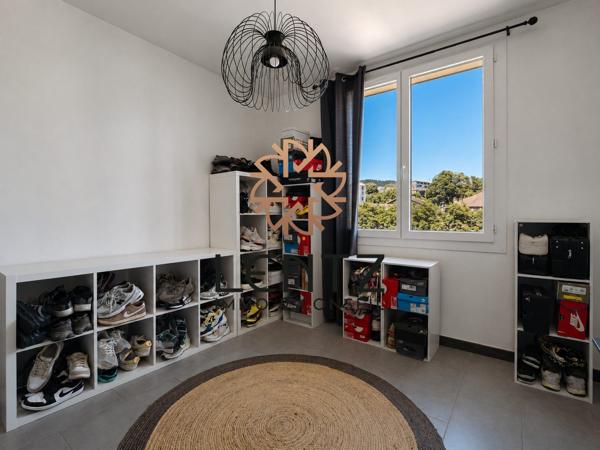 Appartement T3 de 57 m² – Balcon, cave et stationnement collectif