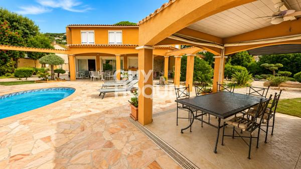 Villa à vendre de 6 pièces de 161 m²