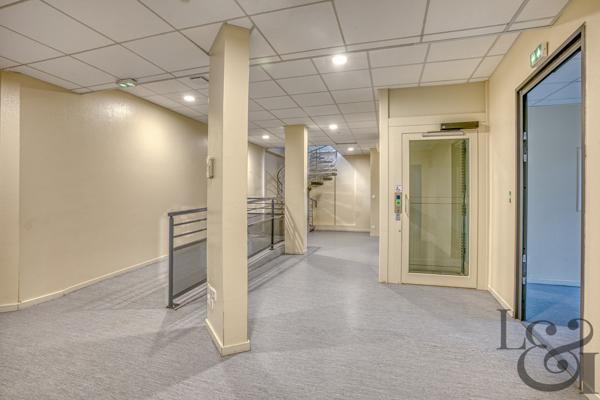 A vendre local commercial rénové à Sainte-Livrade-sur-Lot