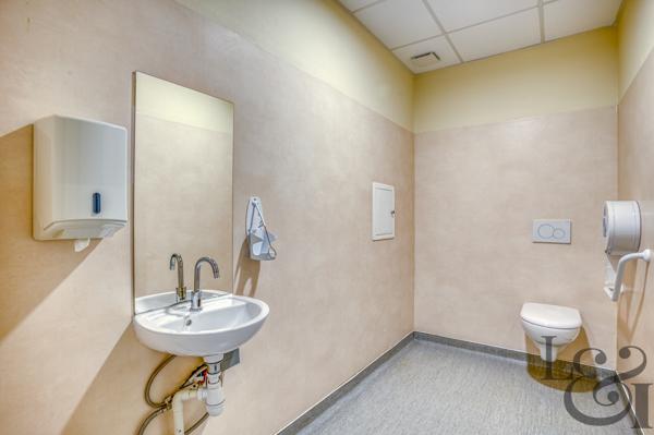 A vendre local commercial rénové à Sainte-Livrade-sur-Lot