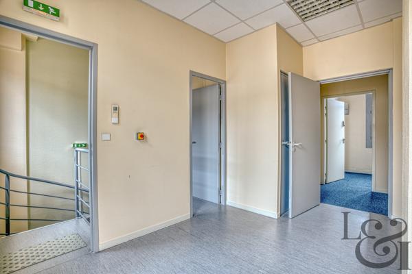 A vendre local commercial rénové à Sainte-Livrade-sur-Lot