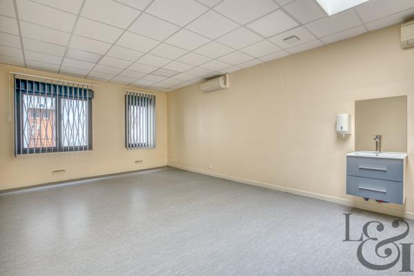 A vendre local commercial rénové à Sainte-Livrade-sur-Lot