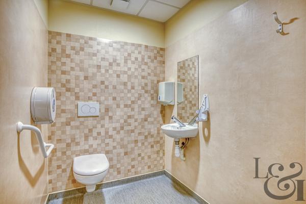 A vendre local commercial rénové à Sainte-Livrade-sur-Lot