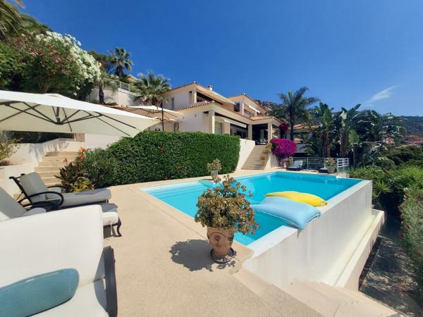 VILLA D'EXCEPTION VUE PANORAMIQUE - ROUTE DES SANGUINAIRES Ajaccio (20000)