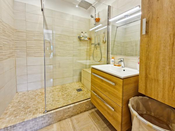 A vendre : appartement T4 de 94m2 secteur Michelet/Obélisque 13009 Marseille.