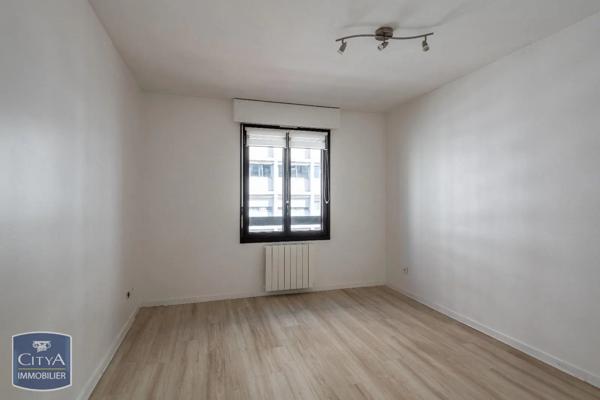 Appartement à louer 3 pièces 98.21m²