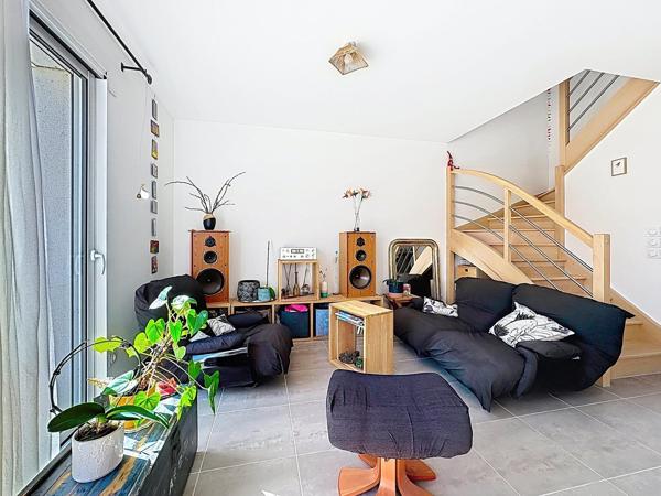 Voiron Criel-Champfeuillet, maison avec jardin, place de parking privative et vue montagnes