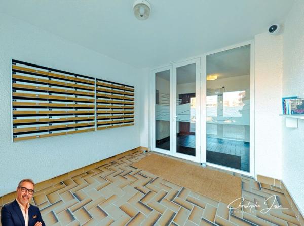 T2 vue mer avec loggia, accès direct plage et parking privé