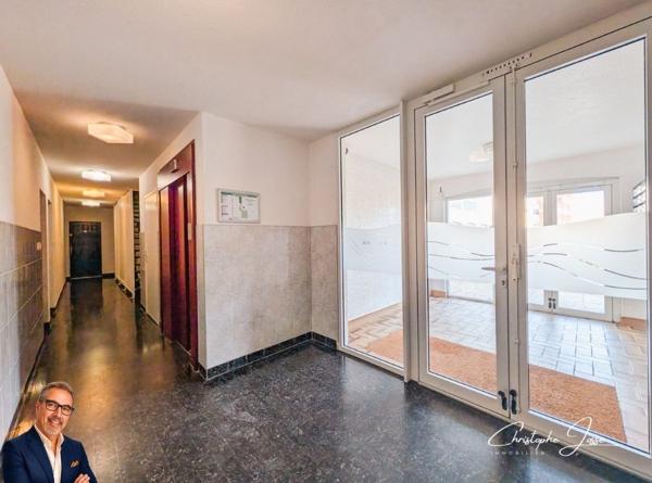 T2 vue mer avec loggia, accès direct plage et parking privé