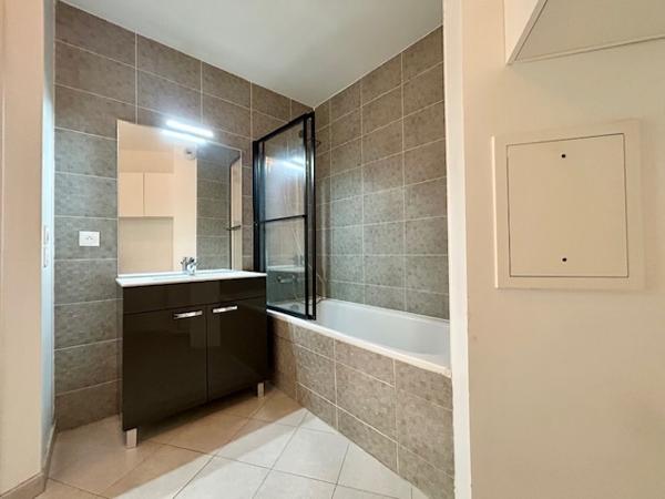 Antony (92160) ANTONY - Appartement F3 - Lumineux - 61 M2 - Balcon - Résidence Standing