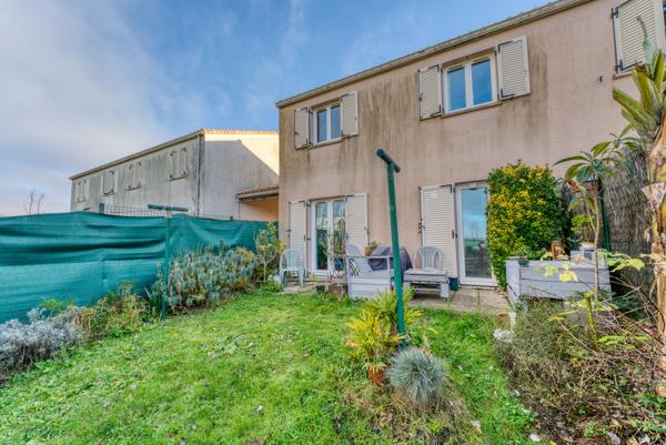 Pavillon avec 3 chambres, jardin et garage