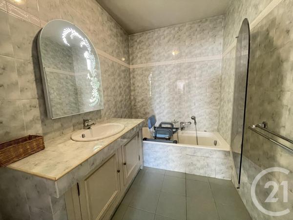 Maison à vendre  5 pièces - 165 m2 ST LAURENT DU VAR - 06