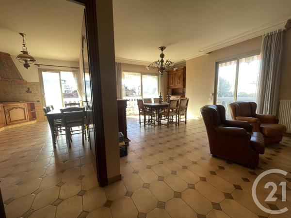Maison à vendre  5 pièces - 165 m2 ST LAURENT DU VAR - 06