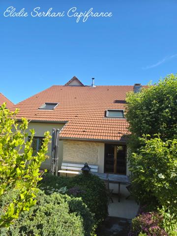 Maison de caractère T7 de 174m2 + grange à Desandans