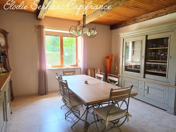 Maison de caractère T7 de 174m2 + grange à Desandans