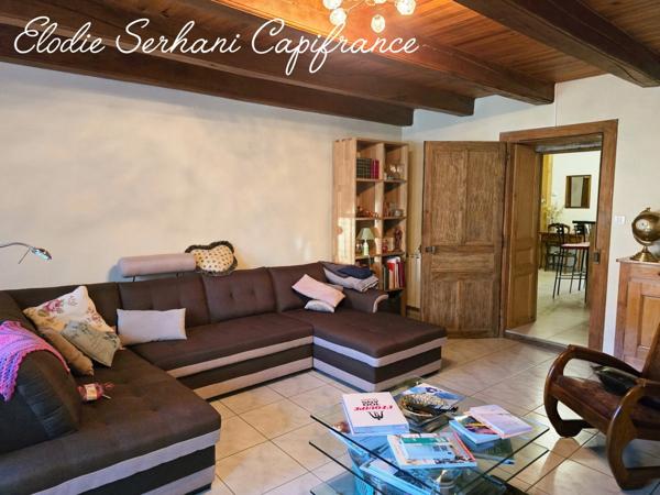 Maison de caractère T7 de 174m2 + grange à Desandans