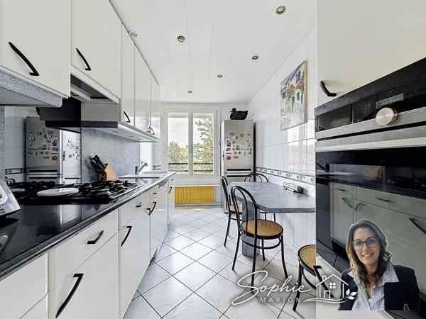 Appartement
         4 pièces
        - 79 m² Exclusivité 295 000 € *