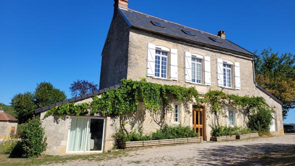 Propriété de caractère avec gîte et dépendances - Entre Villeneuve et Villefranche St rémy