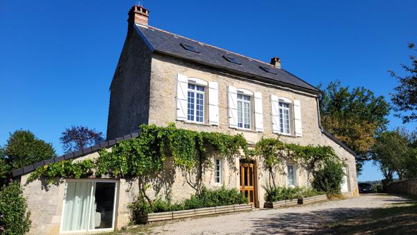 Propriété de caractère avec gîte et dépendances - Entre Villeneuve et Villefranche St rémy